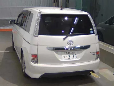 Toyota Isis