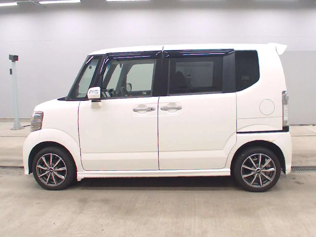 Honda N BOX CUSTOM  с аукциона в Японии