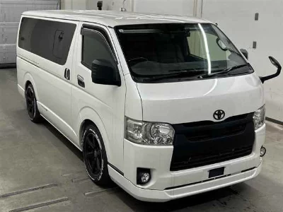TOYOTA HIACE VAN