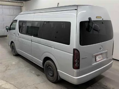 TOYOTA HIACE WAGON