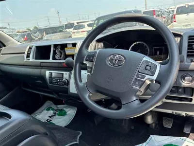 TOYOTA HIACE WAGON