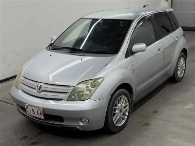 TOYOTA IST