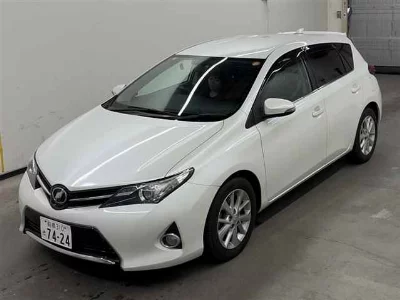 TOYOTA AURIS