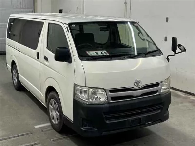 TOYOTA REGIUS VAN
