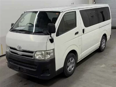 TOYOTA REGIUS VAN