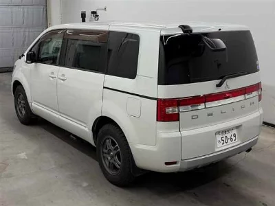 MITSUBISHI DELICA D:5