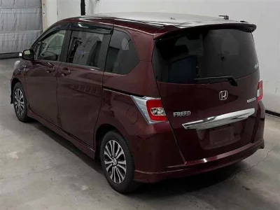 HONDA FREED HYBRID
