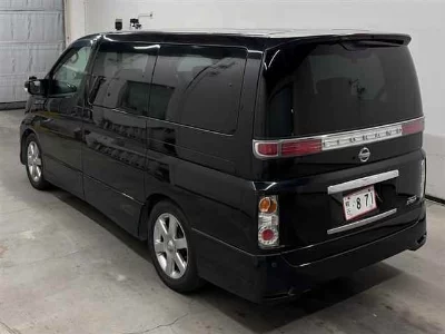 NISSAN ELGRAND