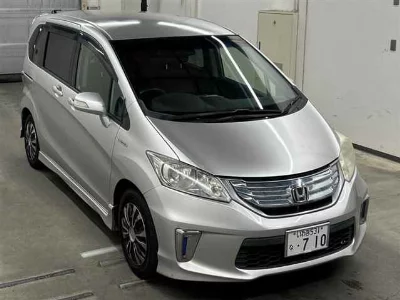 HONDA FREED HYBRID
