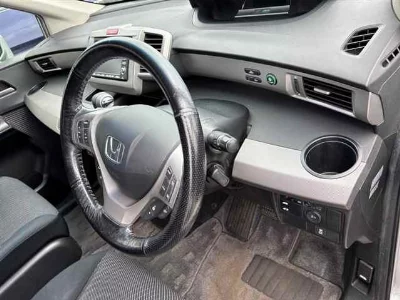 HONDA FREED HYBRID