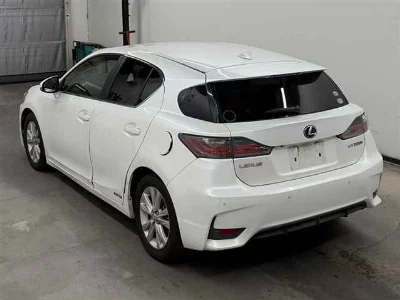 Lexus CT200h