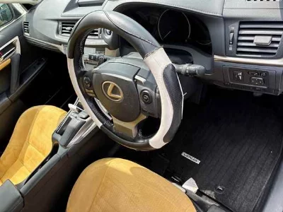 Lexus CT200h