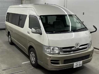 TOYOTA HIACE WAGON
