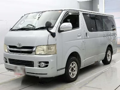 TOYOTA REGIUS VAN