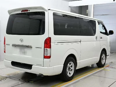 TOYOTA HIACE VAN