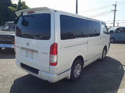TOYOTA REGIUS VAN