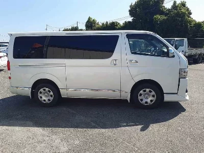 TOYOTA REGIUS VAN