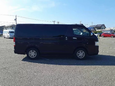 TOYOTA REGIUS VAN