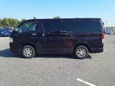 TOYOTA REGIUS VAN