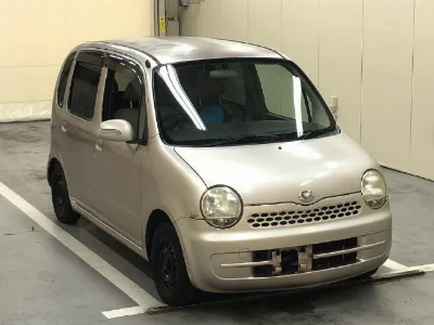 DAIHATSU MOVE LATTE