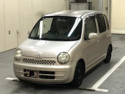 DAIHATSU MOVE LATTE