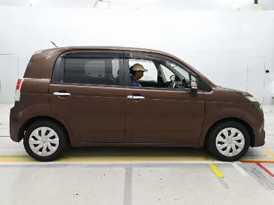 TOYOTA SPADE