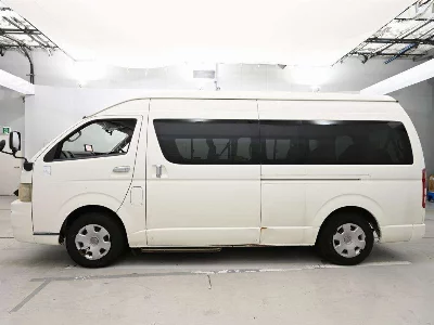 TOYOTA HIACE COMMUTER