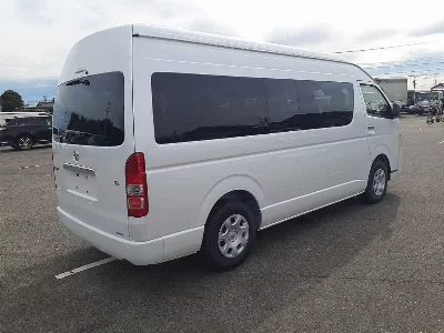 TOYOTA HIACE COMMUTER