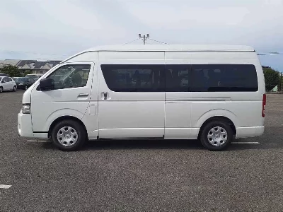 TOYOTA HIACE COMMUTER