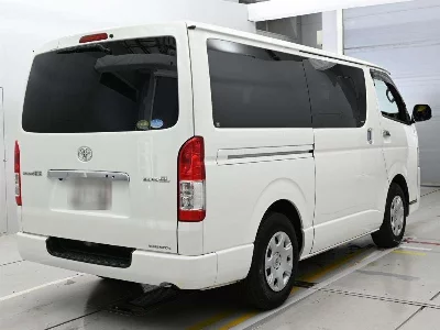TOYOTA REGIUS VAN
