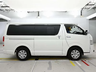 TOYOTA REGIUS VAN