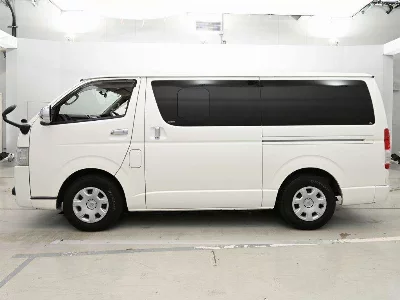 TOYOTA REGIUS VAN