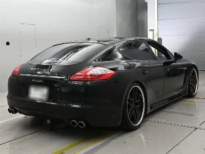 PORSCHE PANAMERA