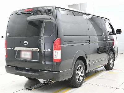 TOYOTA REGIUS VAN