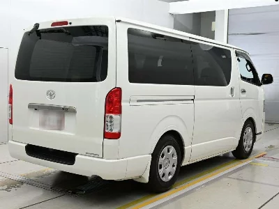 TOYOTA REGIUS VAN