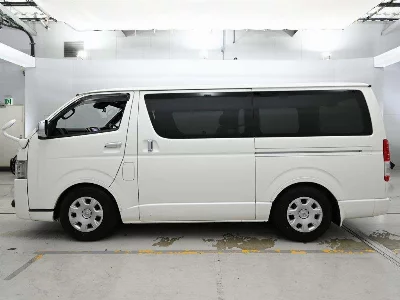 TOYOTA REGIUS VAN