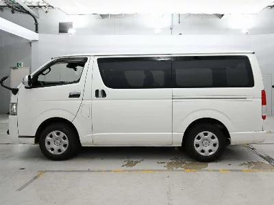 TOYOTA REGIUS VAN