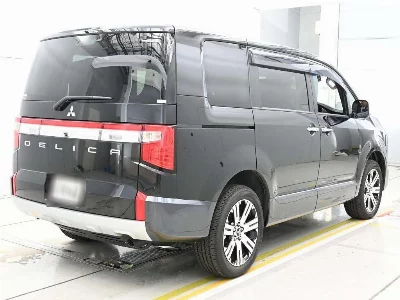 MITSUBISHI DELICA D:5