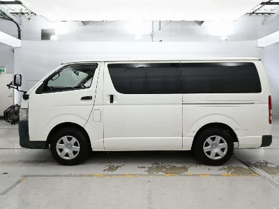TOYOTA REGIUS VAN
