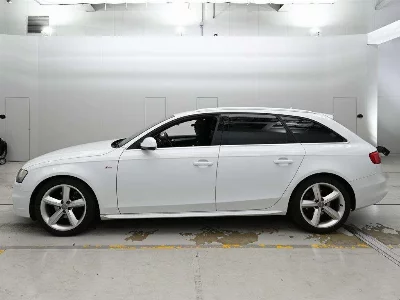 AUDI A4 AVANTE