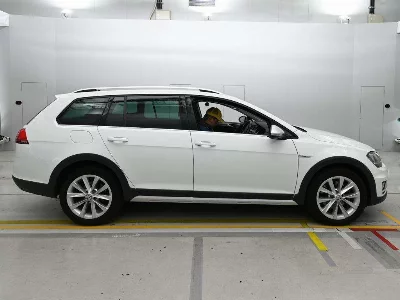 VOLKSWAGEN GOLF ALLTRACK