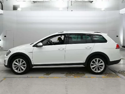 VOLKSWAGEN GOLF ALLTRACK