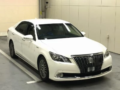 TOYOTA CROWN MAJESTA