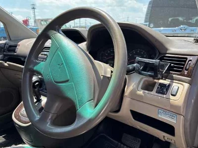 MITSUBISHI CHARIOT GRANDIS