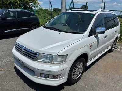 MITSUBISHI CHARIOT GRANDIS