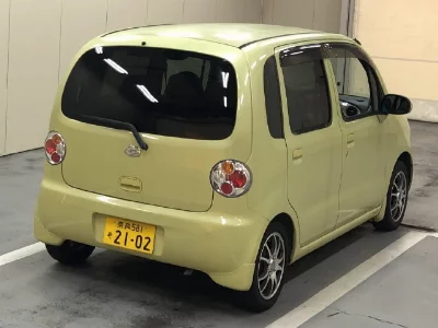 DAIHATSU MOVE LATTE