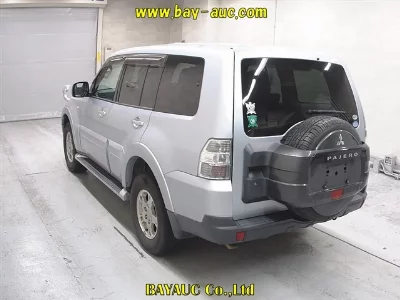 MITSUBISHI PAJERO