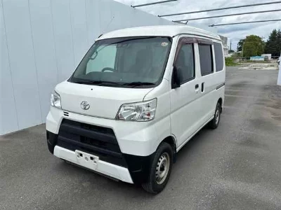 TOYOTA PIXIS VAN
