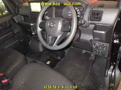 TOYOTA PIXIS VAN