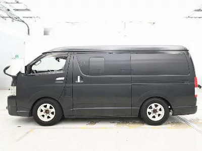 TOYOTA REGIUS VAN